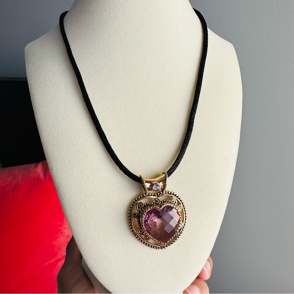 Sajen Vintage Heart Designer Pendant on Black Silk Cord - Picture 3 of 12